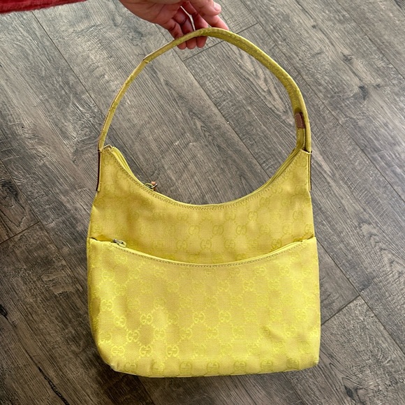 Gucci Handbags - Beautiful Yellow Gucci Purse